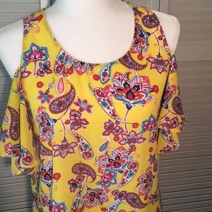Paisley Open Shoulder Ruffle Sleeve Top. Size L.